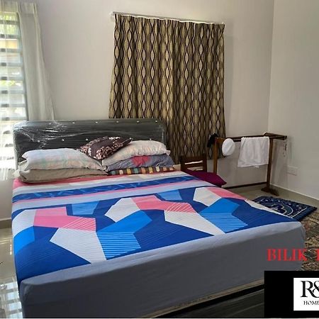 R & R Homestay Tanjung Karang Экстерьер фото